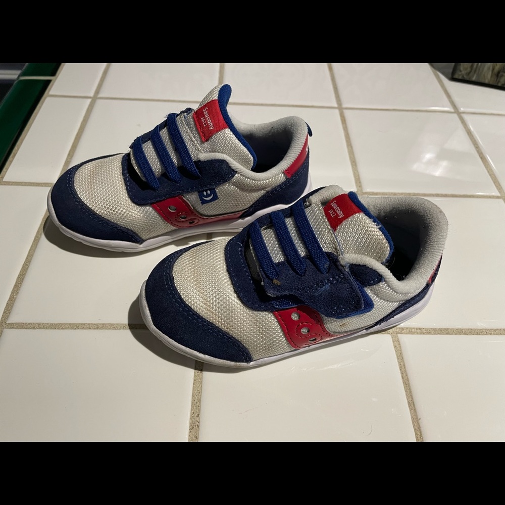 COPY - Saucony toddler shoes from Stride rite 7.5W